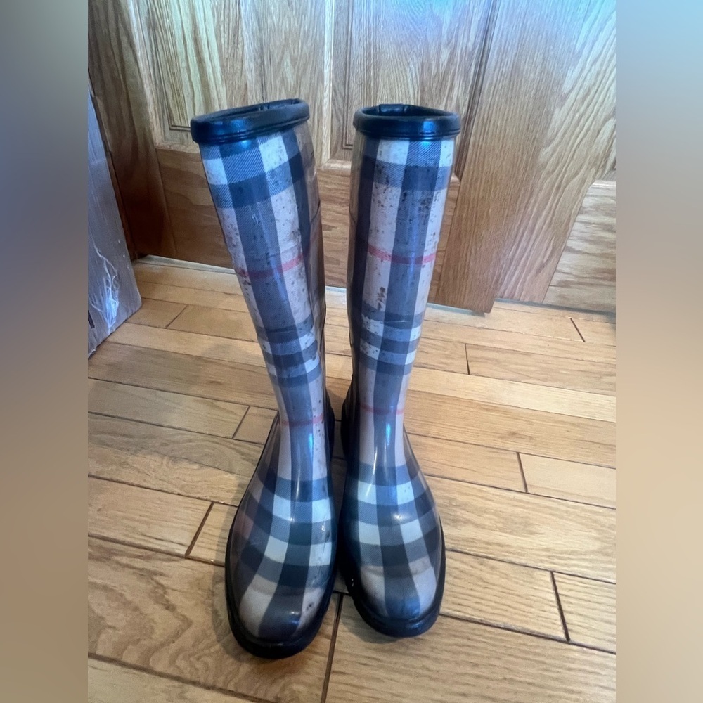 Burberry - Nova Check Plaid Rain Boots